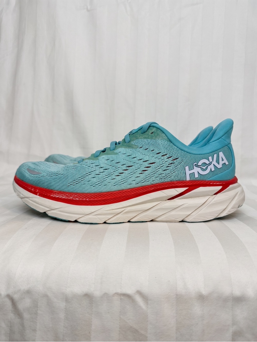 Hoka One Ine Clifton 8 Running Shoe Aqua Teal Blue and Orange Size 8.5